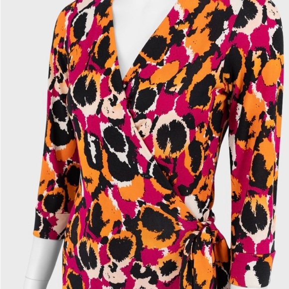Diane Von Furstenberg - New Julian Two - Black & Pink - Classic DVF Wrap Dress! - Picture 2 of 3